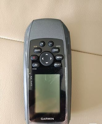 Garmin 73 maniglia GPS Rimani connesso con GPS portatile 18 ore durata della batteria 2 batterie AA non incluse