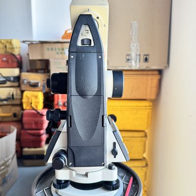 Teodolite digitale elettronico South brand NT-023 con ingrandimento 30x Teodolite digitale elettronico IP54 Livello di impermeabilità 1° o 1gon Misurazioni accurate del cerchio orizzontale