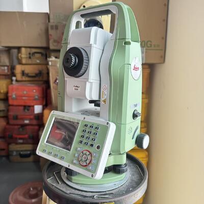 Leica TS03 Stazione totale con sistema operativo in tempo reale Distanza non prismatica di 500 m e IP66 per il rilevamento